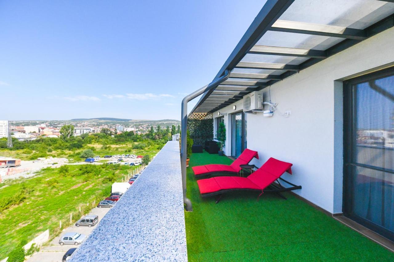 Panoramic Apartment With Terrace Cluj-Napoca Exterior photo