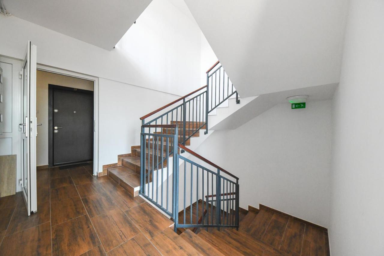 Panoramic Apartment With Terrace Cluj-Napoca Exterior photo