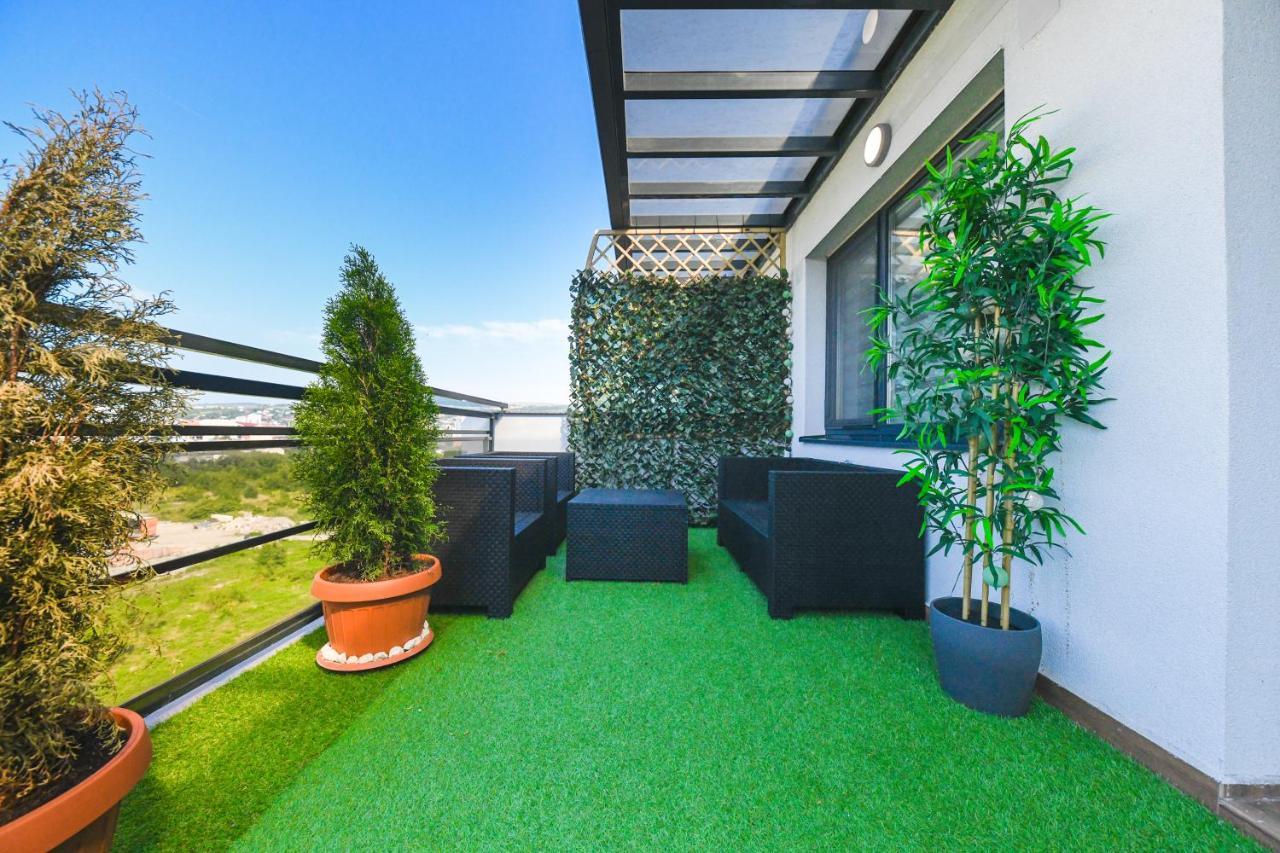 Panoramic Apartment With Terrace Cluj-Napoca Exterior photo